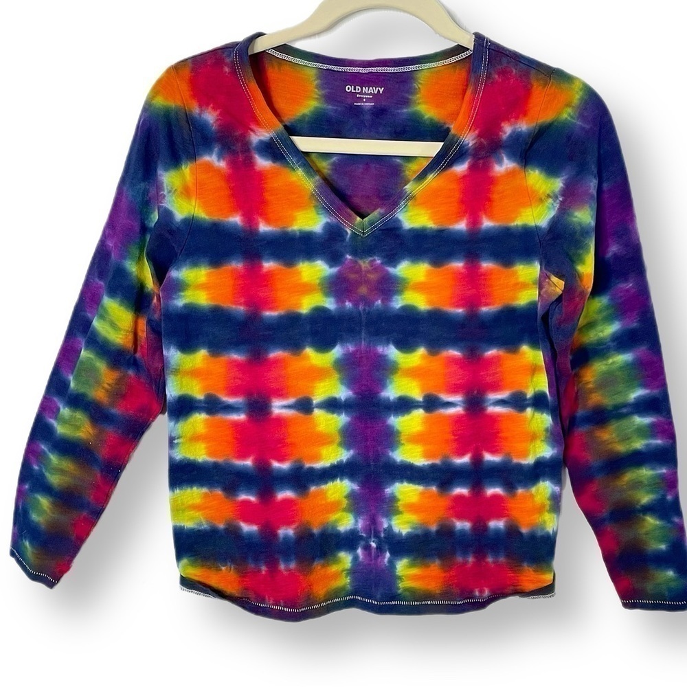 Ladies tie dye long sleeve v neck shirt size S rainbow pride tiger stripe
